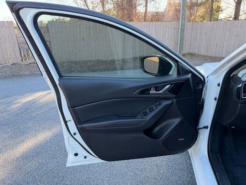 Used 2015 MAZDA MAZDA3 s Grand Touring image 10