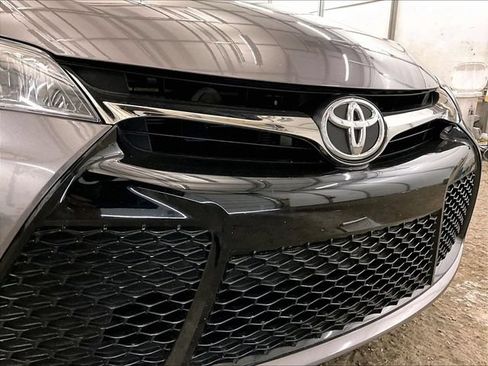Used 2017 Toyota Camry XSE w/ Moonroof Package FWD image 29