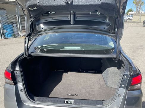 Used 2025 Nissan Versa SV image 29