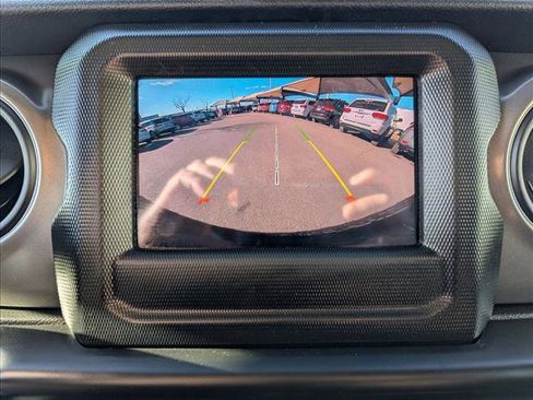 Used 2023 Jeep Wrangler Unlimited image 14