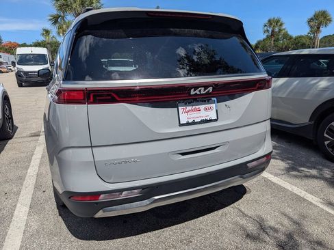 Used 2024 Kia Carnival SX Prestige FWD image 12