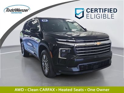 Used 2025 Chevrolet Traverse LT