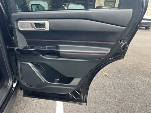 Used 2022 Ford Explorer ST-Line image 17