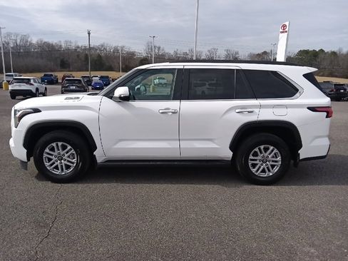 Used 2025 Toyota Sequoia SR5 image 6