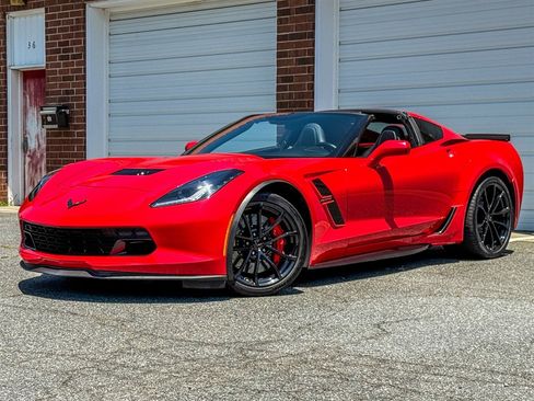 Used 2019 Chevrolet Corvette Grand Sport w/ Carbon Flash Badge Package RWD image 10