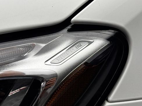 Used 2025 Mercedes-Benz GLC 300 4MATIC image 6