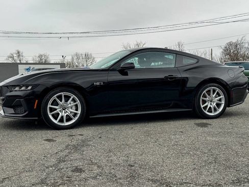 Used 2024 Ford Mustang GT Premium image 6