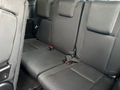 Used 2018 Toyota Highlander LE image 16