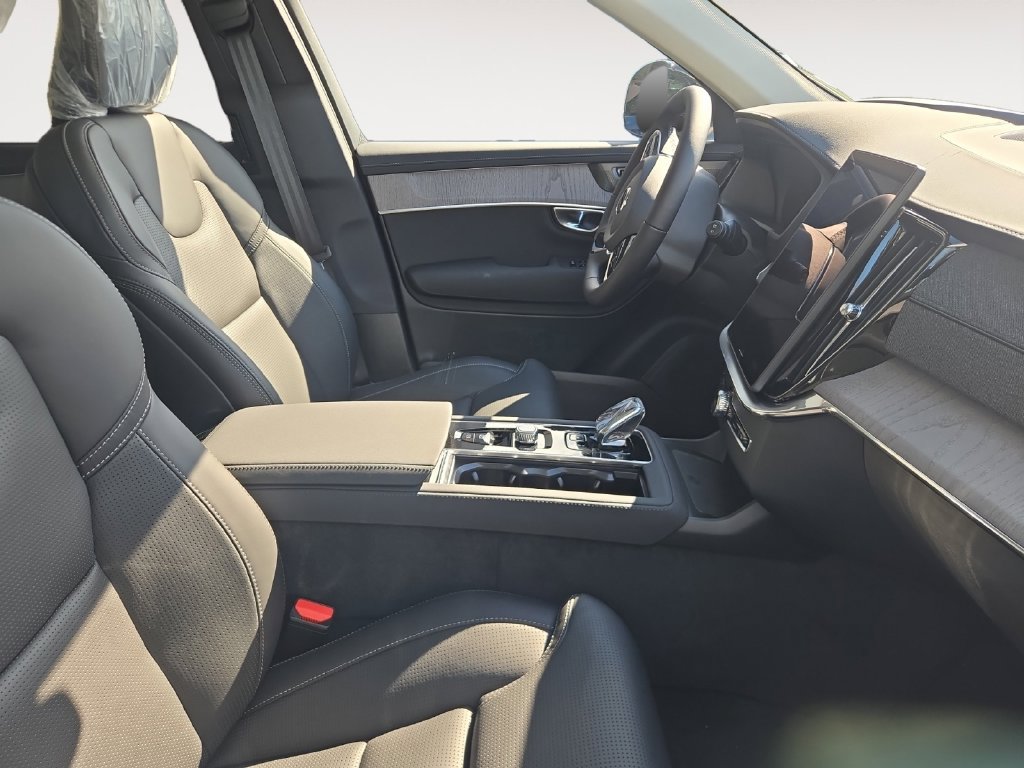 New 2026 Volvo XC90 T8 Ultra w/ Protection Package Premier AWD/4WD image 2