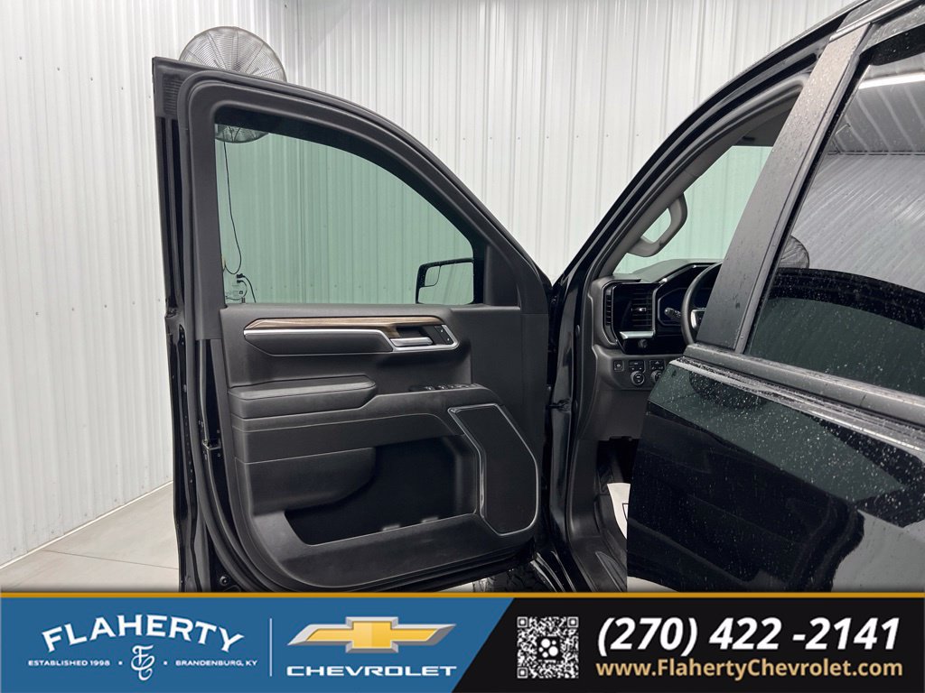 Used 2022 Chevrolet Silverado 1500 RST AWD/4WD image 8