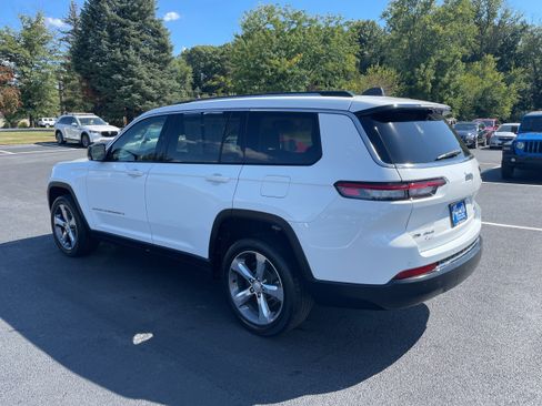 Used 2022 Jeep Grand Cherokee L Limited w/ Luxury Tech Group II image 5