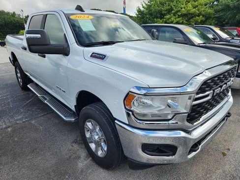 Used 2024 RAM 2500 Big Horn AWD/4WD image 3
