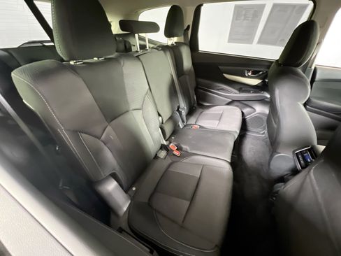 Used 2022 Subaru Ascent Premium w/ Convenience Package AWD/4WD image 26