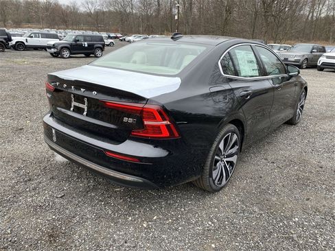 Certified 2023 Volvo S60 B5 Ultimate w/ Climate Package image 8