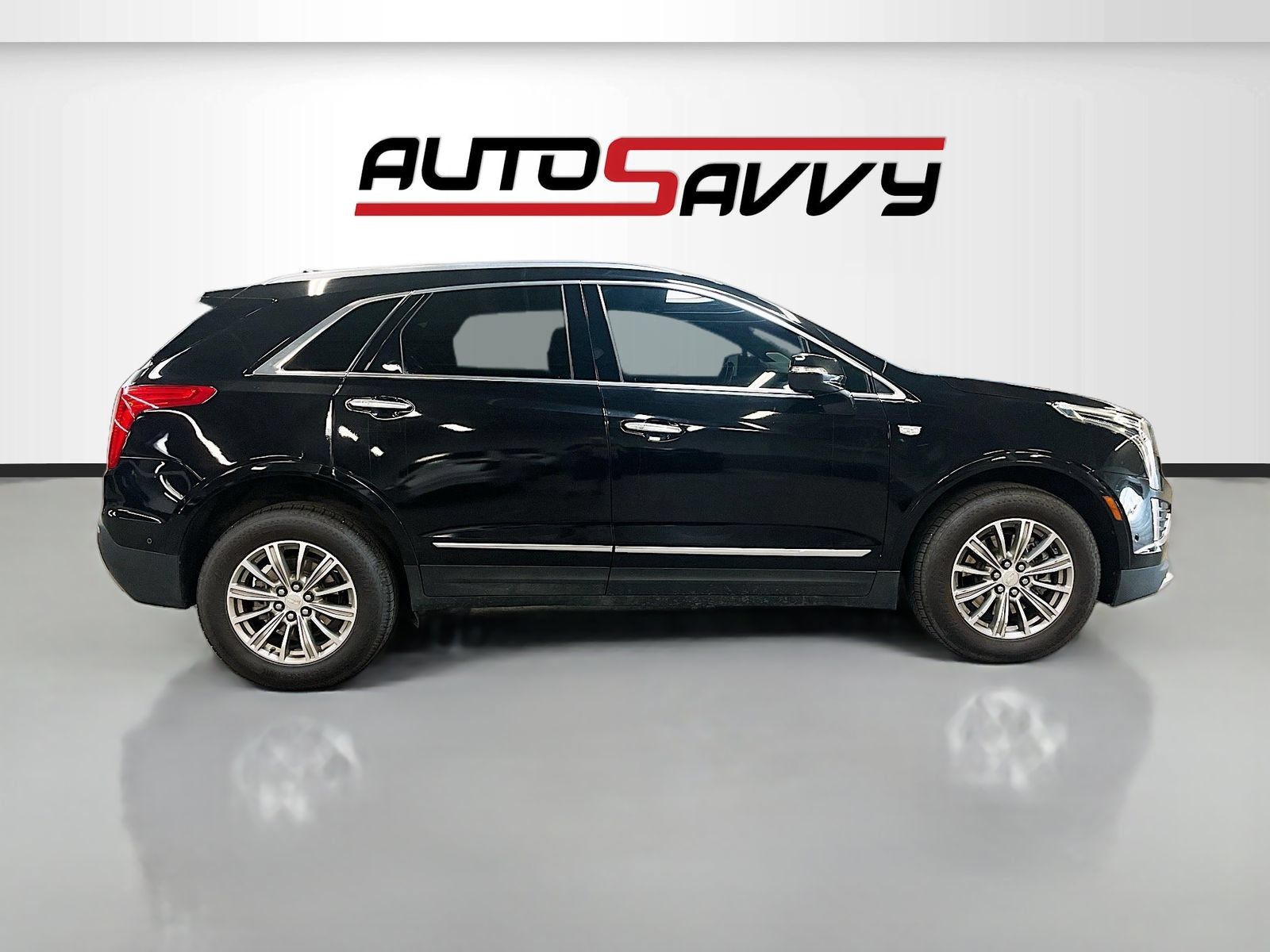 Used 2023 Cadillac XT5 Premium Luxury w/ Technology Package AWD/4WD image 8