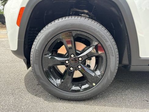 New 2026 Jeep Grand Cherokee L Limited AWD/4WD image 11