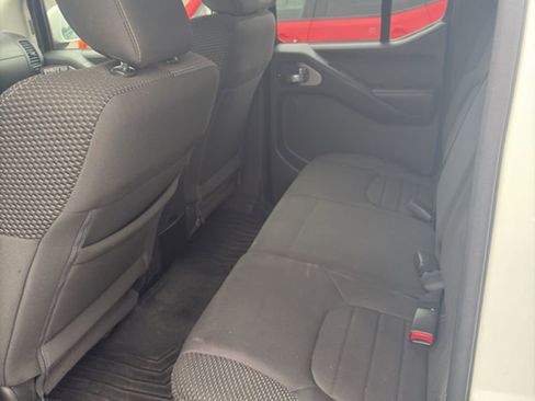 Used 2018 Nissan Frontier PRO-4X image 9