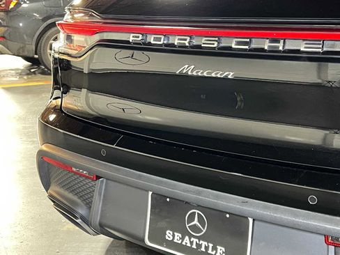 Used 2024 Porsche Macan image 30