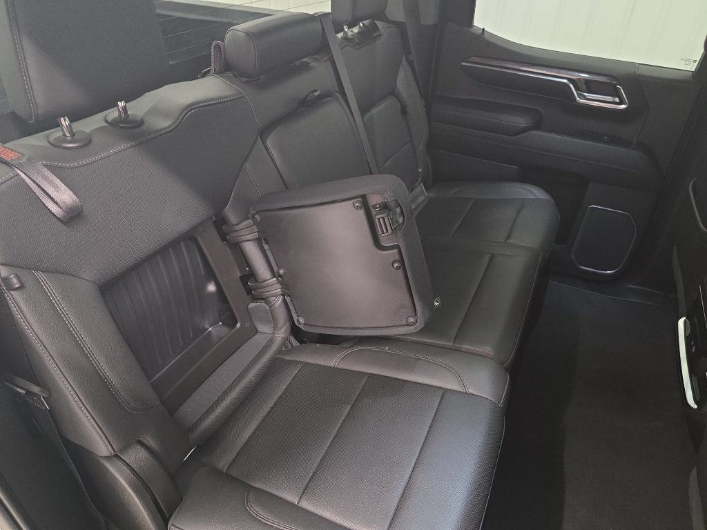 Used 2023 Chevrolet Silverado 1500 LTZ AWD/4WD image 10