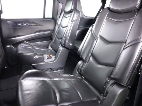 Used 2016 Cadillac Escalade ESV Platinum AWD/4WD image 36