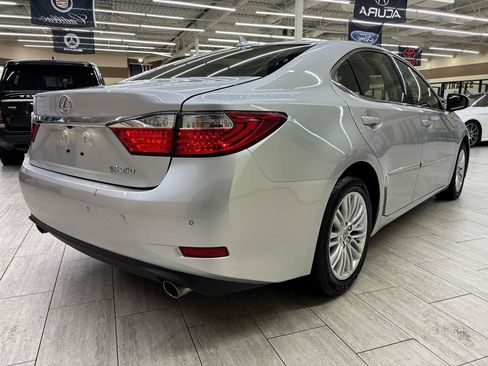 Used 2014 Lexus ES 350 w/ Luxury Package FWD image 9