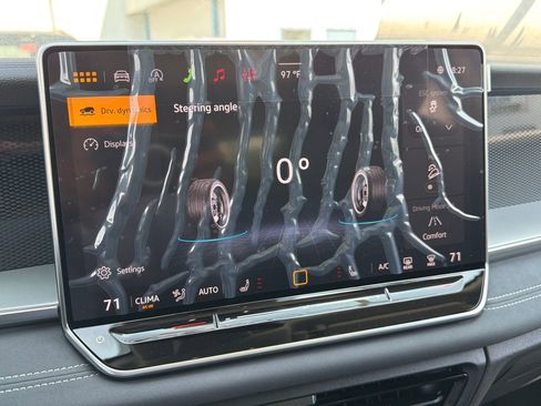 New 2026 Volkswagen Tiguan SE AWD/4WD image 28