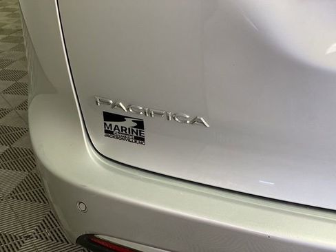 Used 2024 Chrysler Pacifica Limited image 38