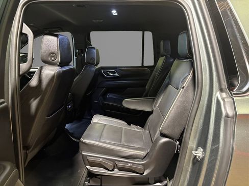 Used 2023 Chevrolet Suburban Premier image 10