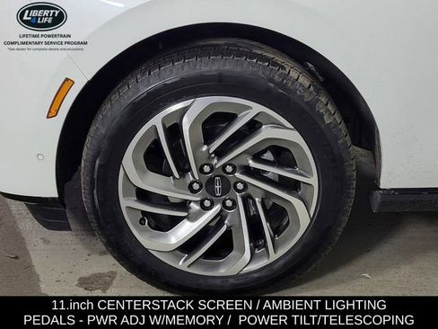 Used 2025 Lincoln Navigator Reserve AWD/4WD image 10