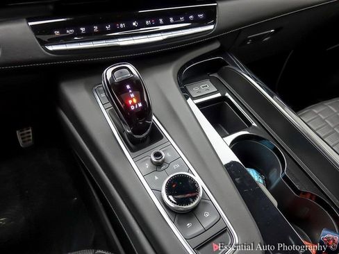 Used 2024 Cadillac Escalade V w/ LPO, ONYX Package image 22