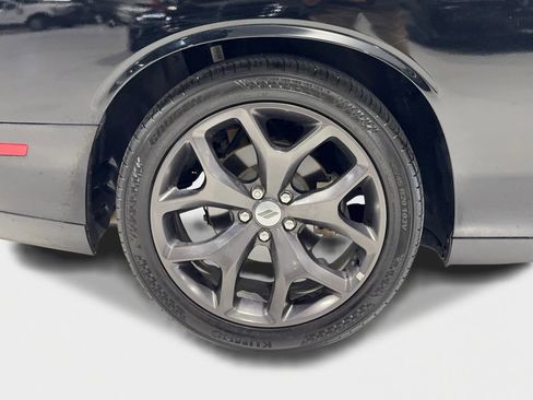 Used 2018 Dodge Challenger SXT Plus image 19
