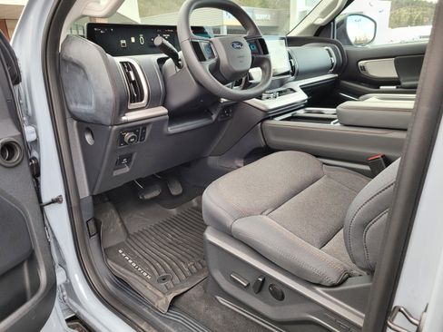 New 2025 Ford Expedition Active AWD/4WD image 15