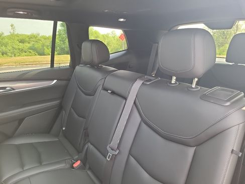 Used 2024 Cadillac XT6 Luxury w/ LPO, Floor Liner Package AWD/4WD image 37