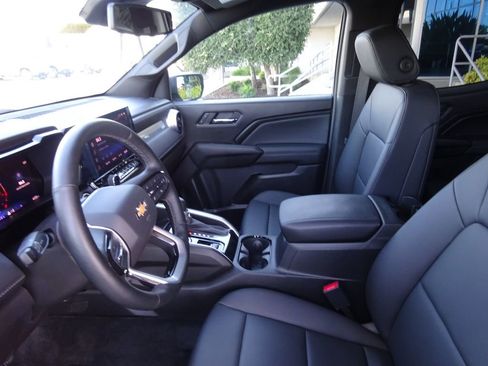 Used 2025 Chevrolet Colorado LT w/ LT Convenience Package AWD/4WD image 14