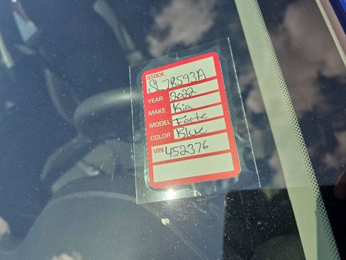 Certified 2022 Kia Forte LXS FWD image 6