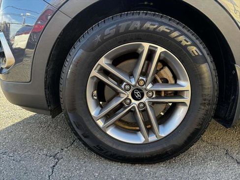 Used 2017 Hyundai Santa Fe Sport image 9