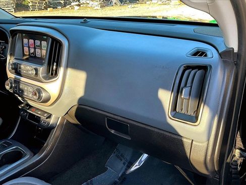 Used 2017 Chevrolet Colorado Z71 image 24