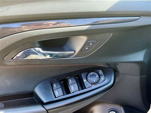 Used 2023 Chevrolet TrailBlazer RS w/ Sun and Liftgate Package image 17