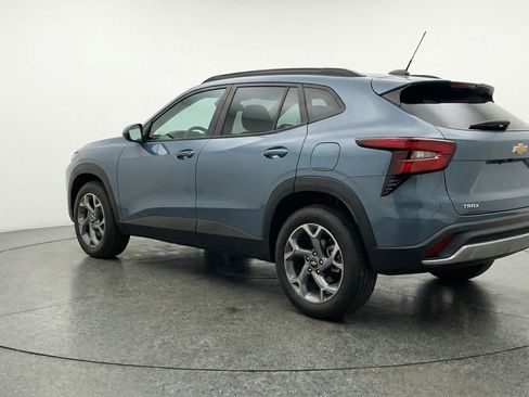Used 2025 Chevrolet Trax LT image 6