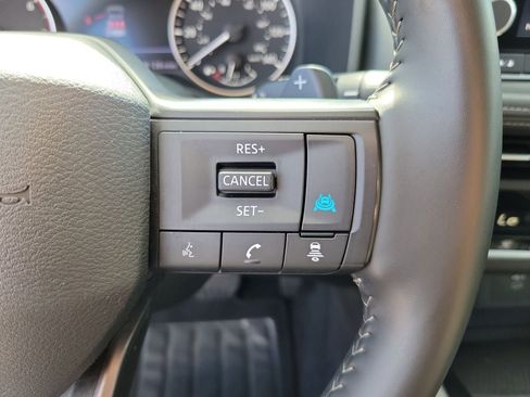 Used 2025 Nissan Rogue SV AWD/4WD image 21