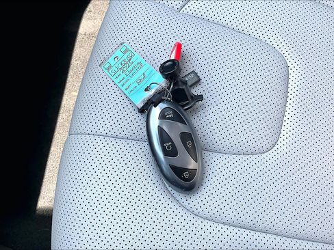 Used 2025 Hyundai Elantra Limited FWD image 12