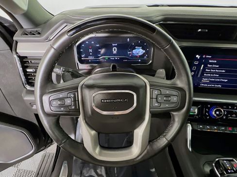 Used 2025 GMC Sierra 1500 Denali image 10