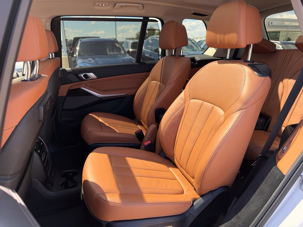 Used 2021 BMW X7 xDrive40i w/ Premium Package AWD/4WD image 23