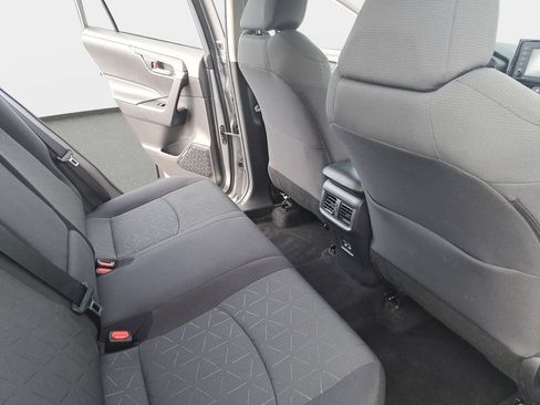 Used 2021 Toyota RAV4 XLE w/ Carpet Mat Package (TMS) AWD/4WD image 12