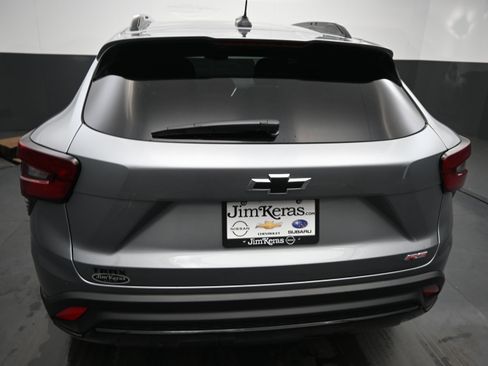 Used 2026 Chevrolet Trax RS w/ Sunroof Package FWD image 12