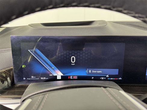 Used 2023 BMW X7 xDrive40i w/ Parking Assistance Package image 3