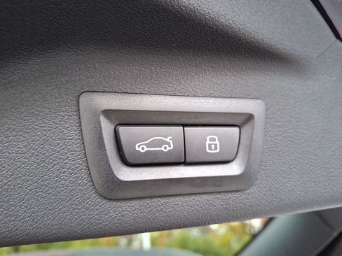 Used 2026 BMW X7 M60i w/ Executive Package image 30