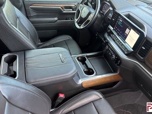 Used 2024 Chevrolet Silverado 2500 High Country w/ Midnight Edition AWD/4WD image 16