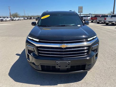 Used 2024 Chevrolet Traverse LT image 9
