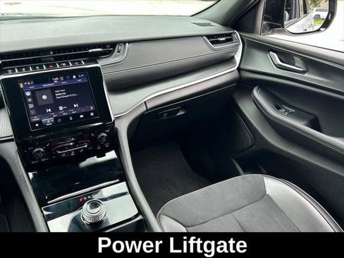 Certified 2024 Jeep Grand Cherokee Altitude image 13